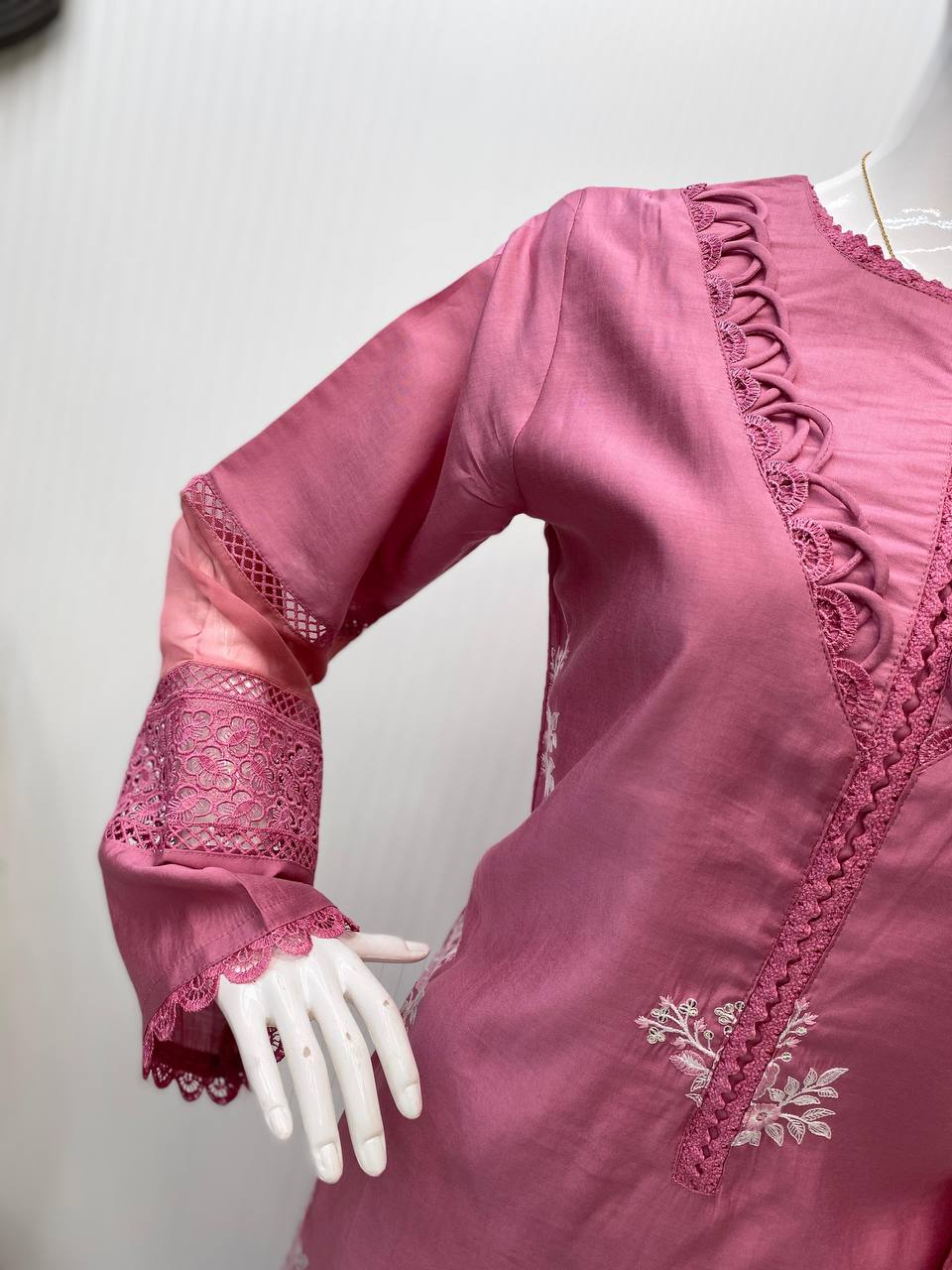Elegant Roman Silk Suit Set with Silver Chiffon Dupatta